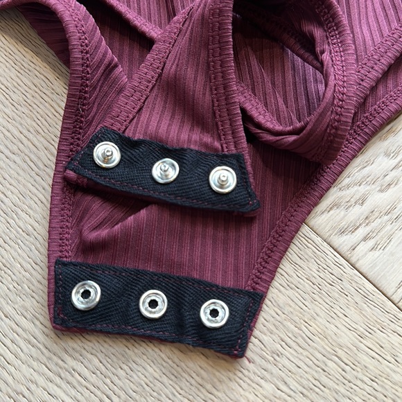 Klassy network high neck brami / bodysuit in BURGUNDY - Picture 4 of 5